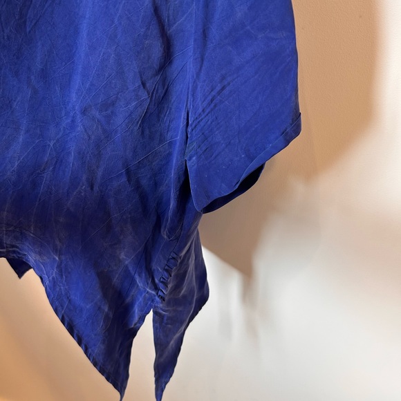 Asymmetrical royal blue shirt - Picture 3 of 4